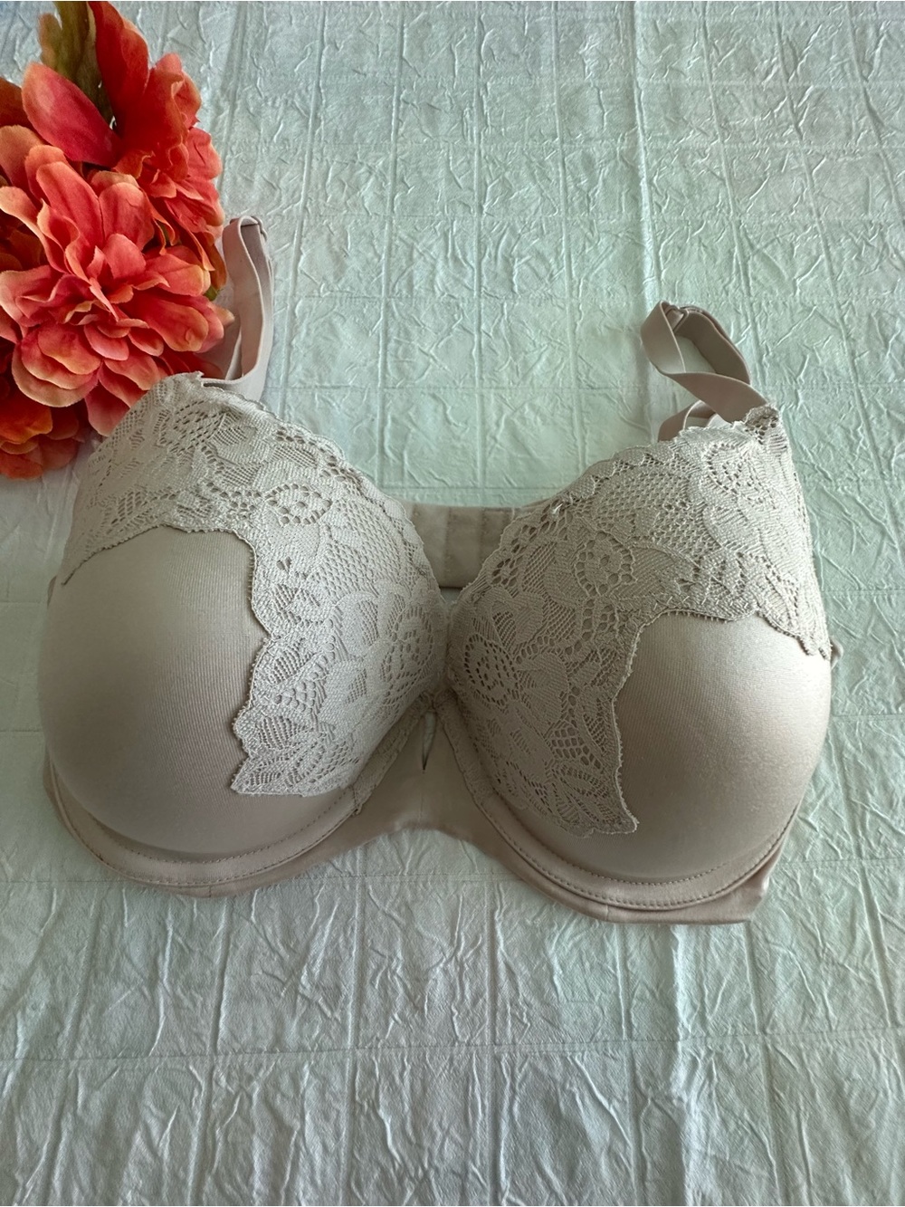 Maidenform NWOT Lace-Trim T-Shirt Bra - Beige
